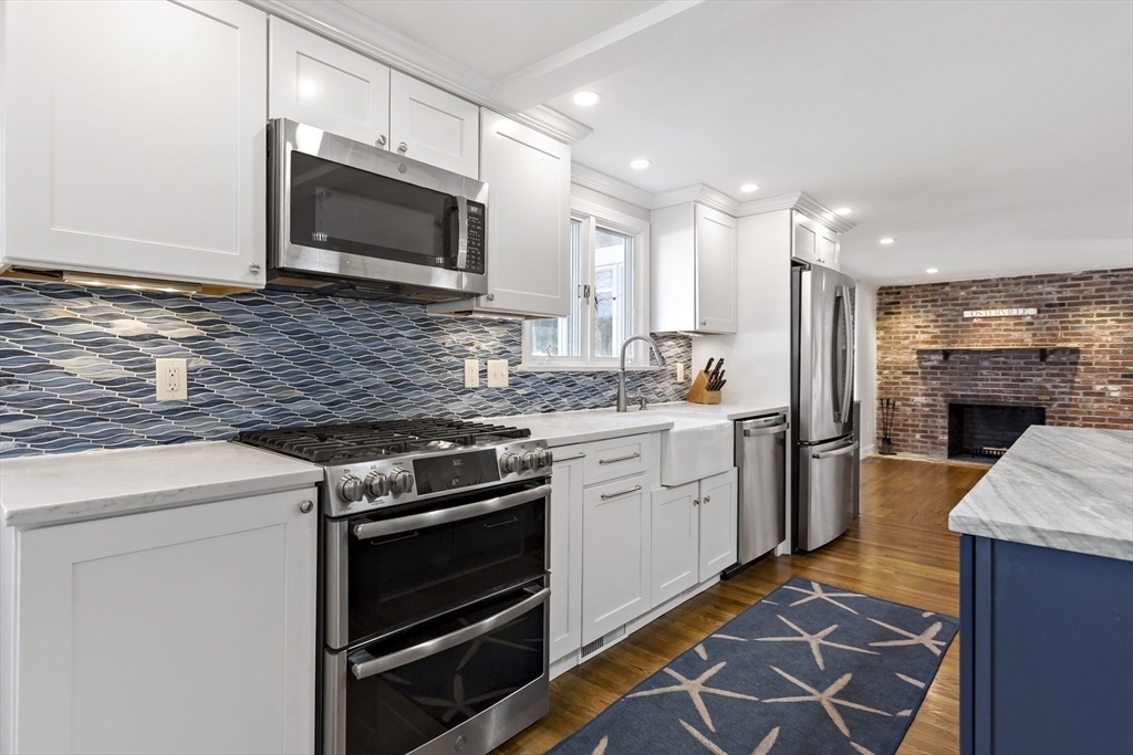 GE Profile appliances and quartz countertops